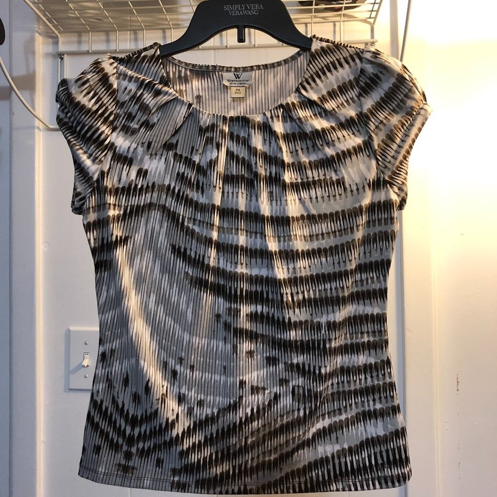 Worthington Scoop Neck Short Sleeve Blouse